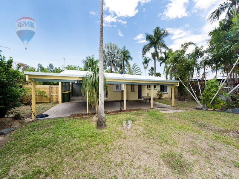 42 Bathurst Drive, Bentley Park QLD 4869