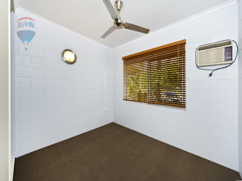 42 Bathurst Drive, Bentley Park QLD 4869