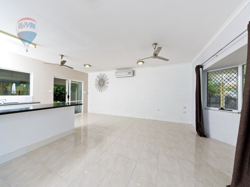 42 Bathurst Drive, Bentley Park QLD 4869