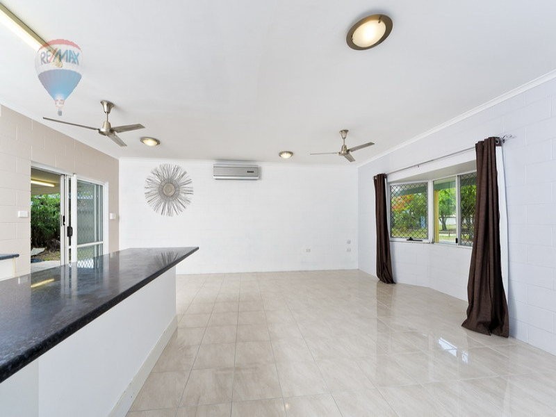 42 Bathurst Drive, Bentley Park QLD 4869