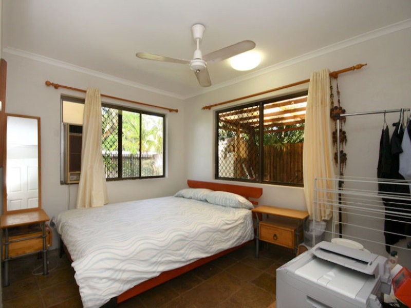 1/14 Narelle Street, Yorkeys Knob QLD 4878