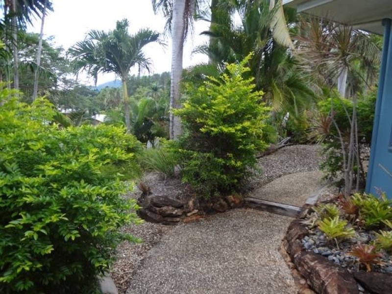 1 Albizia Close, Redlynch QLD 4870