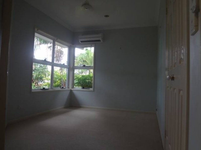 1 Albizia Close, Redlynch QLD 4870