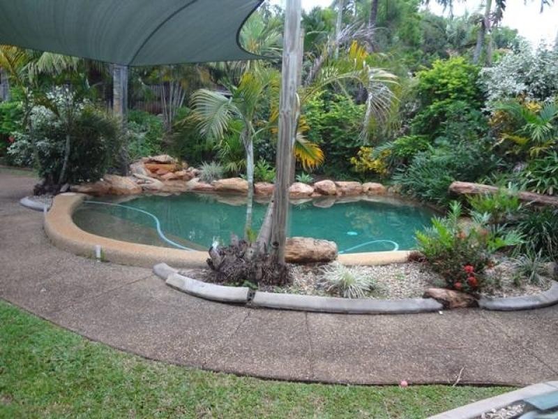 1 Albizia Close, Redlynch QLD 4870