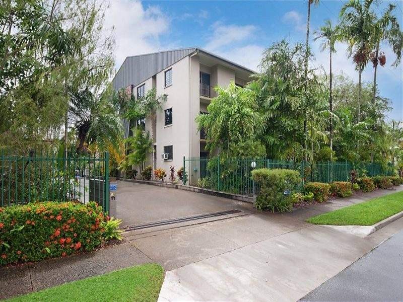 8/49 Digger Street, Cairns North QLD 4870