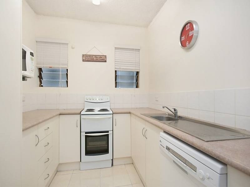 8/49 Digger Street, Cairns North QLD 4870