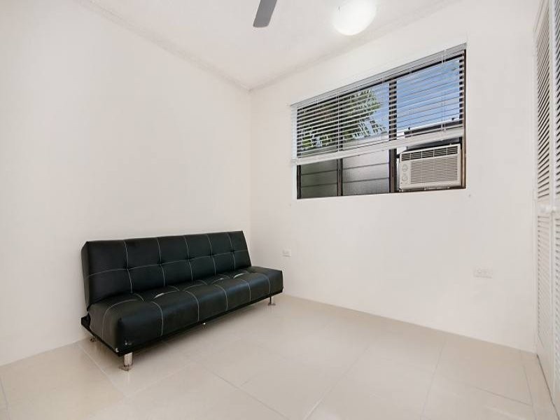 8/49 Digger Street, Cairns North QLD 4870