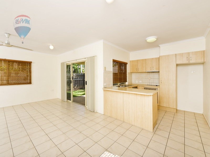 5 Sherwood Close, Brinsmead QLD 4870