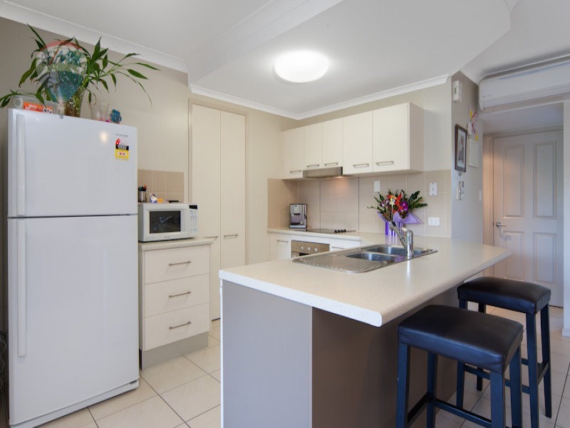 3/2 Cannon Street, Cairns North QLD 4870