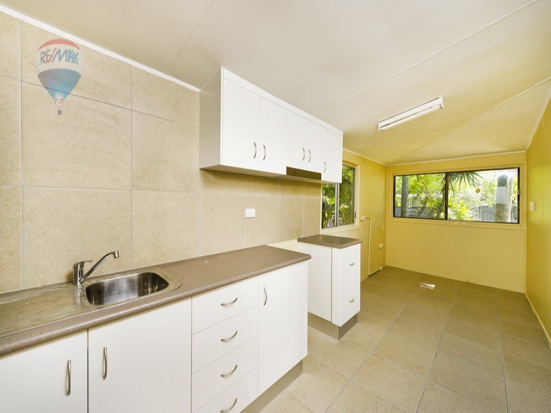 107 Machans Beach Road, Machans Beach QLD 4878