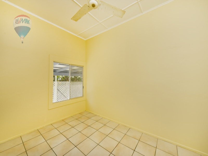 107 Machans Beach Road, Machans Beach QLD 4878