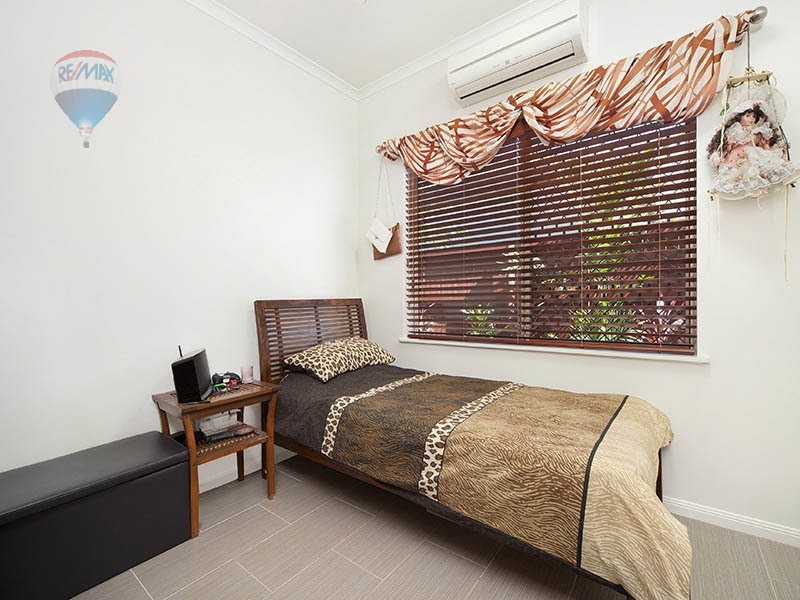 12 Hetherton Street, Smithfield QLD 4878