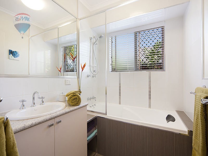 12 Hetherton Street, Smithfield QLD 4878