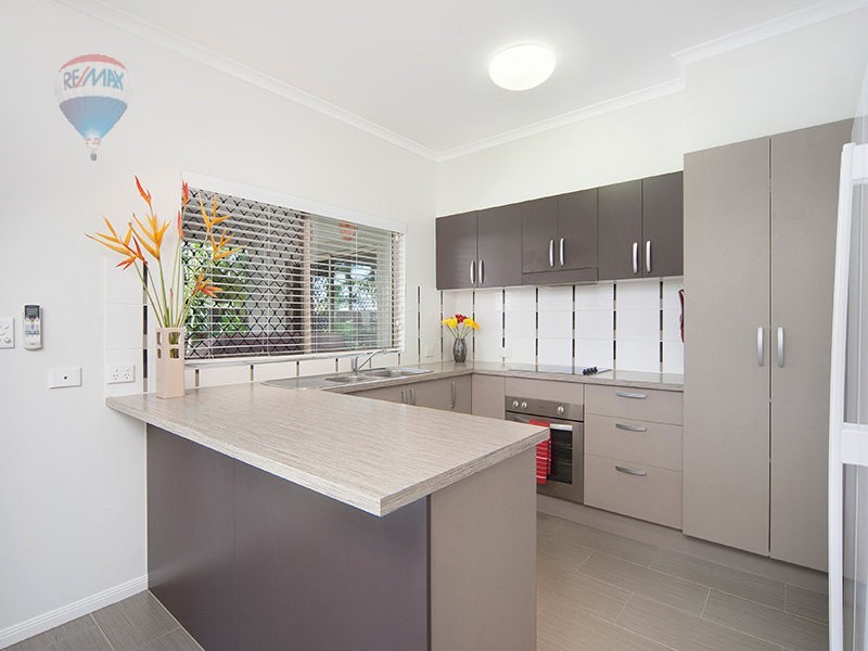 12 Hetherton Street, Smithfield QLD 4878