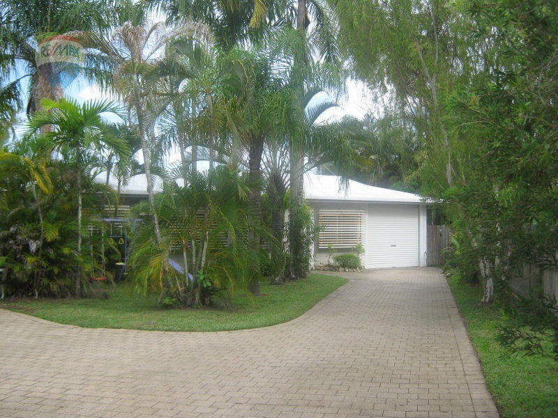 2/8 Deshon Street, Whitfield QLD 4870