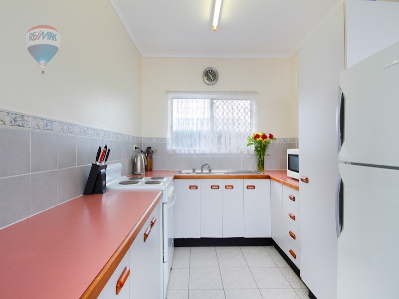 2/8 Deshon Street, Whitfield QLD 4870