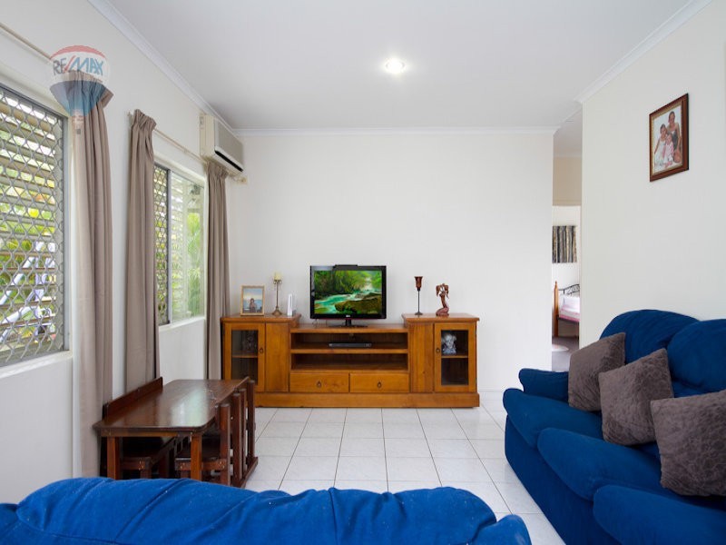 2/8 Deshon Street, Whitfield QLD 4870