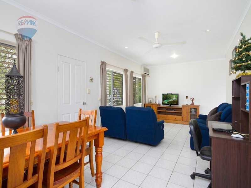 2/8 Deshon Street, Whitfield QLD 4870