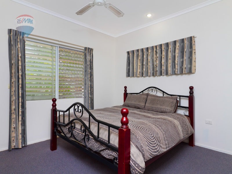 2/8 Deshon Street, Whitfield QLD 4870