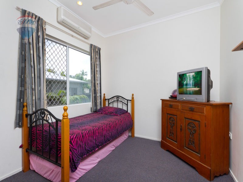 2/8 Deshon Street, Whitfield QLD 4870