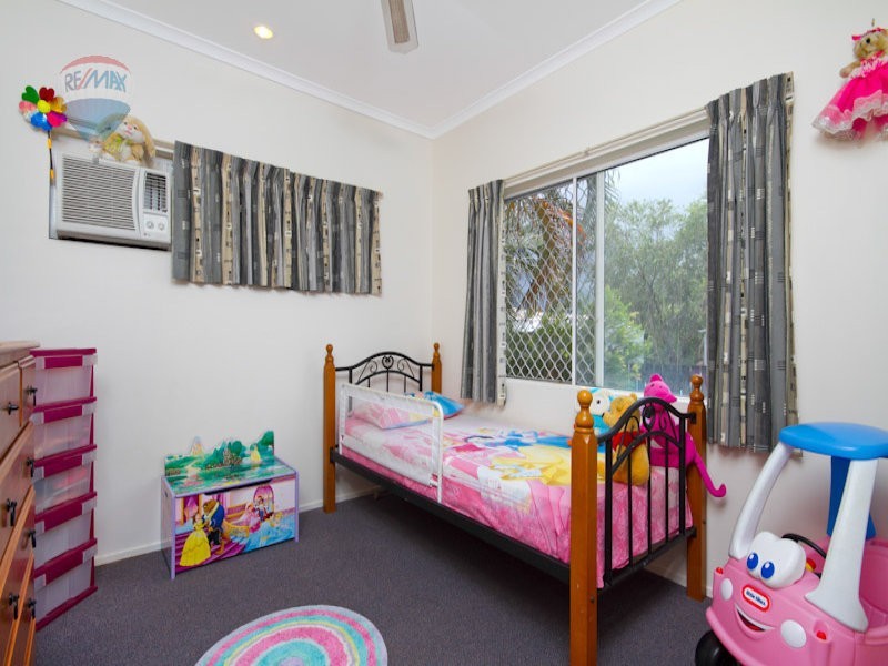 2/8 Deshon Street, Whitfield QLD 4870