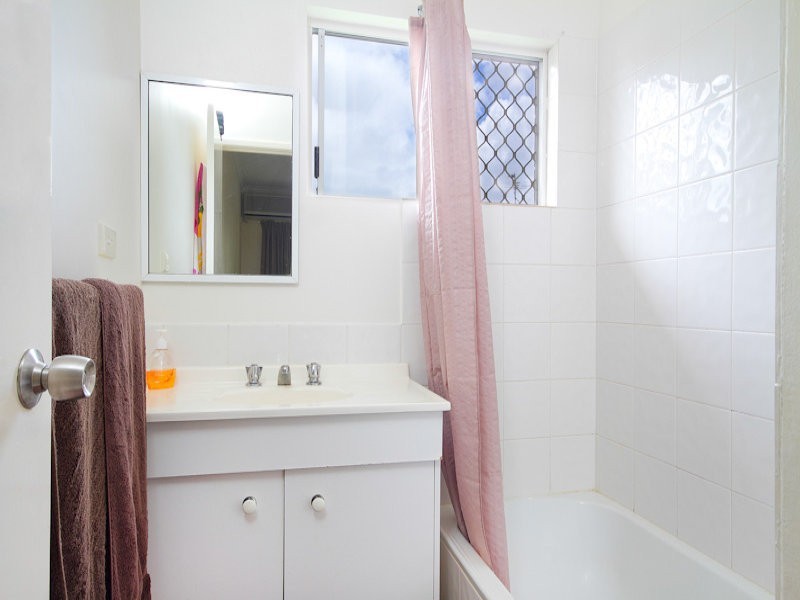 2/8 Deshon Street, Whitfield QLD 4870