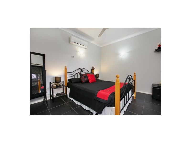 11 Sherwood Close, Brinsmead QLD 4870