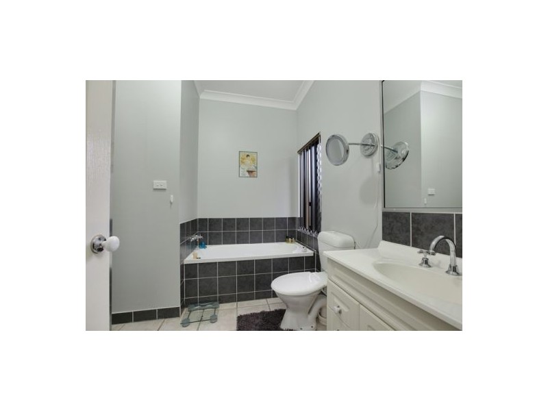11 Sherwood Close, Brinsmead QLD 4870