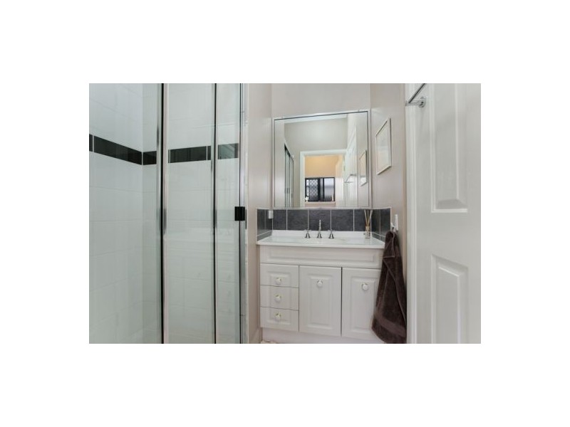 11 Sherwood Close, Brinsmead QLD 4870
