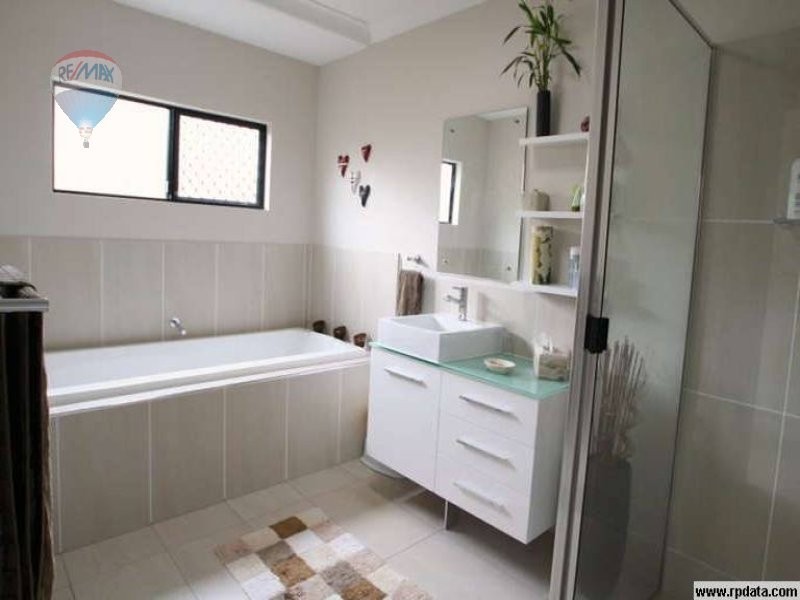 52 Dungarvan Close, Brinsmead QLD 4870