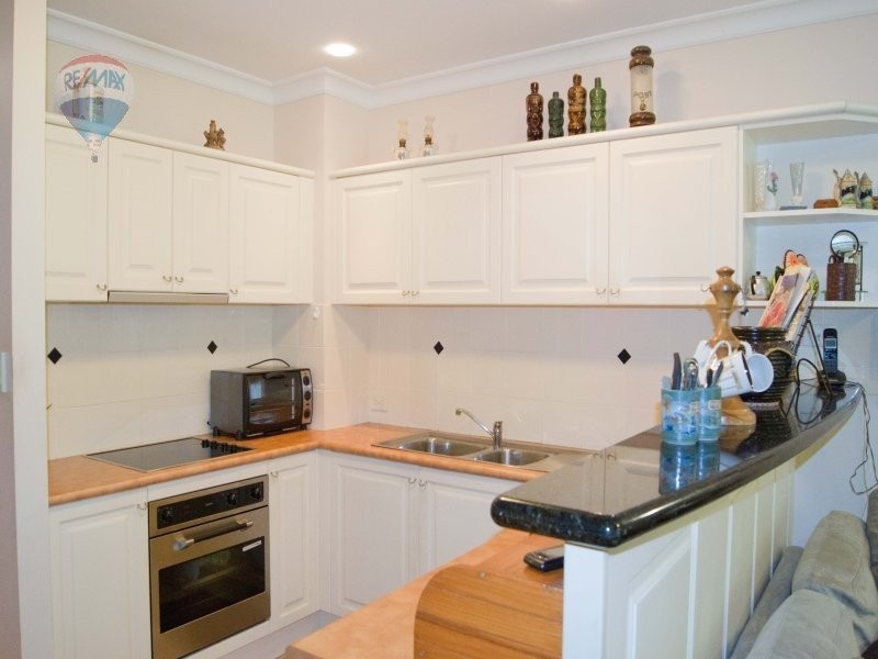 100/72 Kowinka Street, White Rock QLD 4868