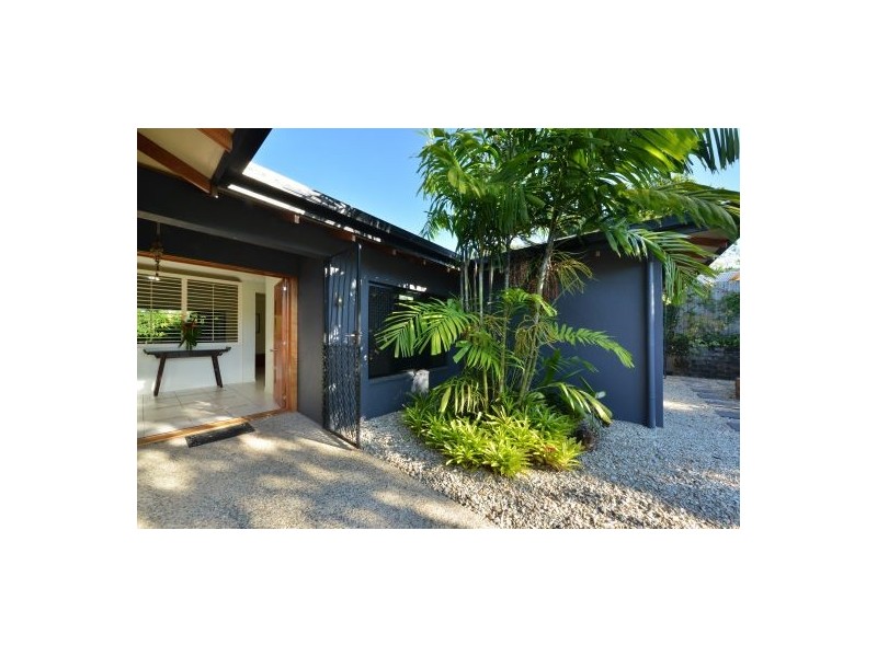 3 Tanjong Close, Kewarra Beach QLD 4879