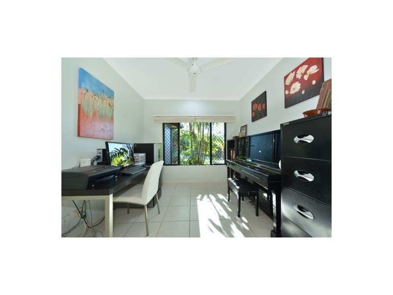 3 Tanjong Close, Kewarra Beach QLD 4879