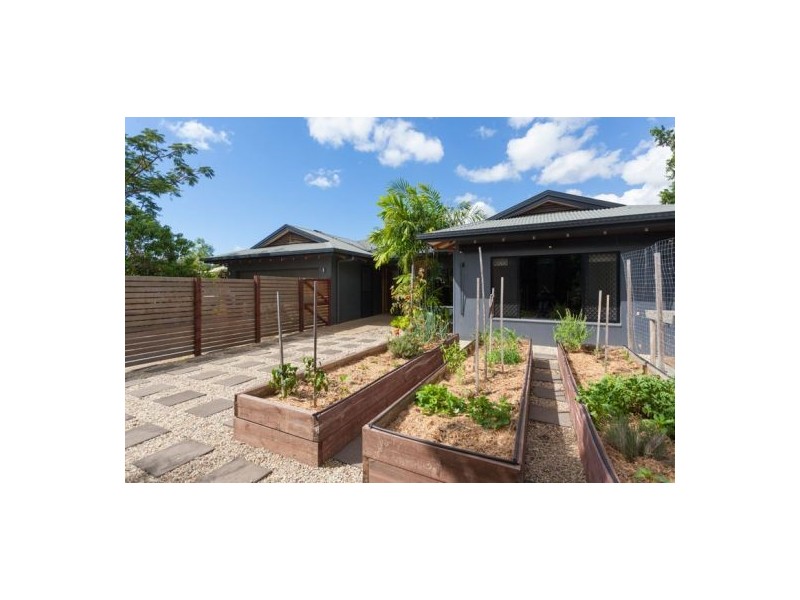 3 Tanjong Close, Kewarra Beach QLD 4879