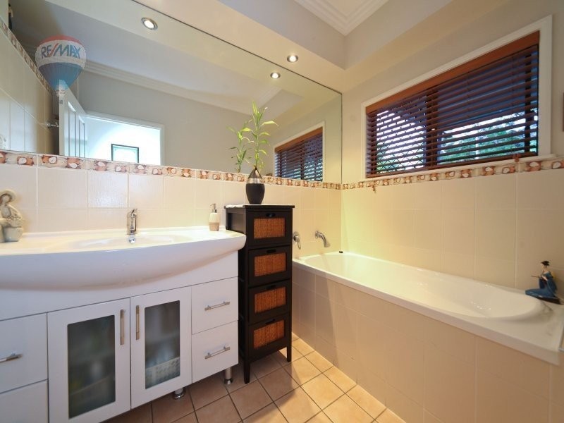 3 Osprey Close, Bayview Heights QLD 4868