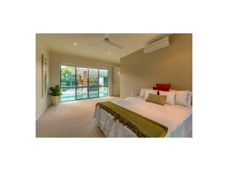 6 Bushlark Place, Smithfield QLD 4878
