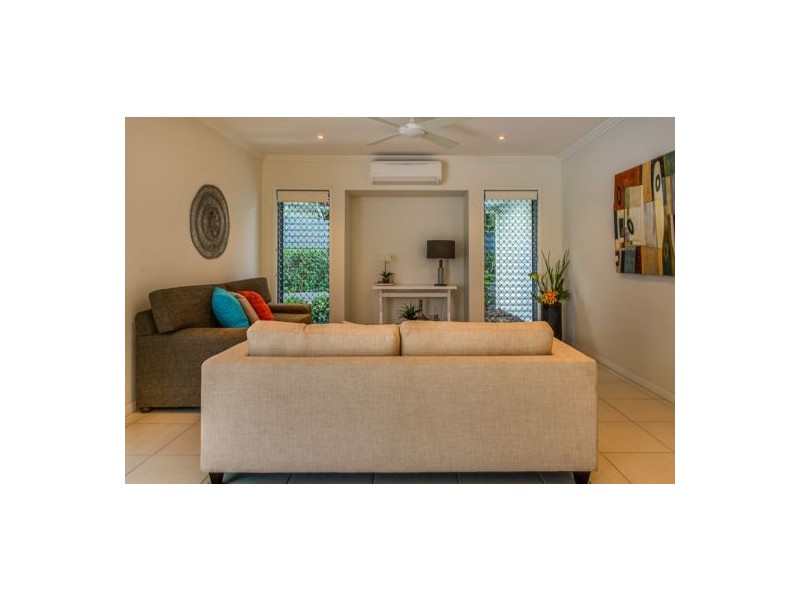 6 Bushlark Place, Smithfield QLD 4878
