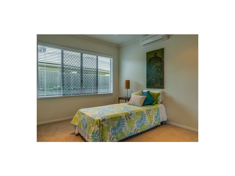 6 Bushlark Place, Smithfield QLD 4878
