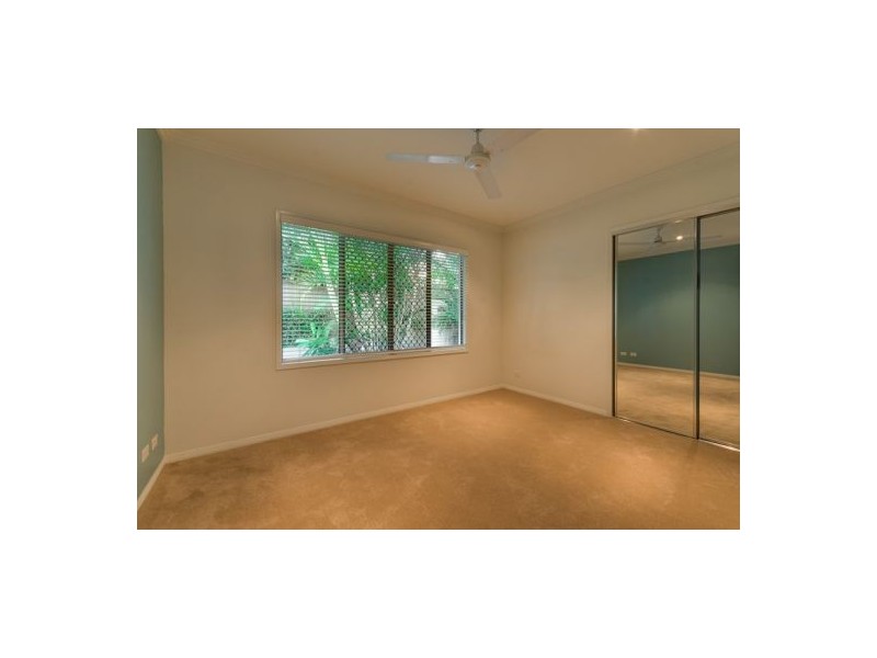 6 Bushlark Place, Smithfield QLD 4878