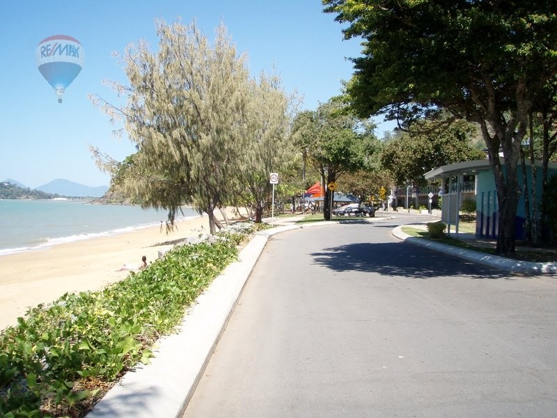 204/89-91 Vasey Esplanade, Trinity Beach QLD 4879