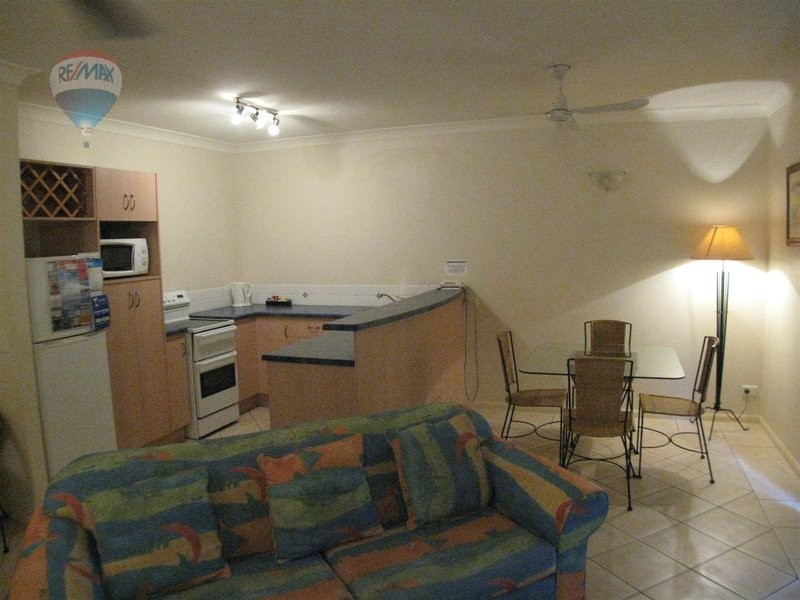 26/255 Lake Street, Cairns North QLD 4870