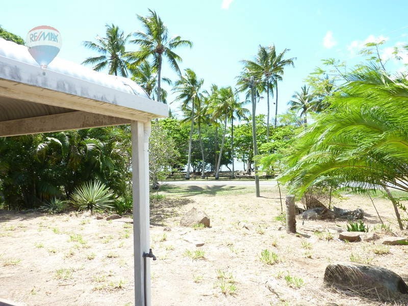 16 Giangurra Esplanade, East Trinity QLD 4871