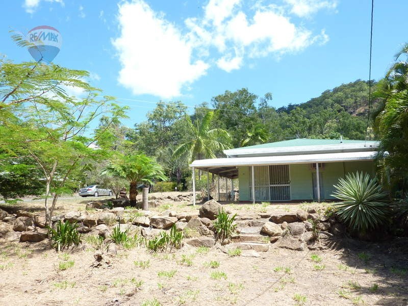 16 Giangurra Esplanade, East Trinity QLD 4871