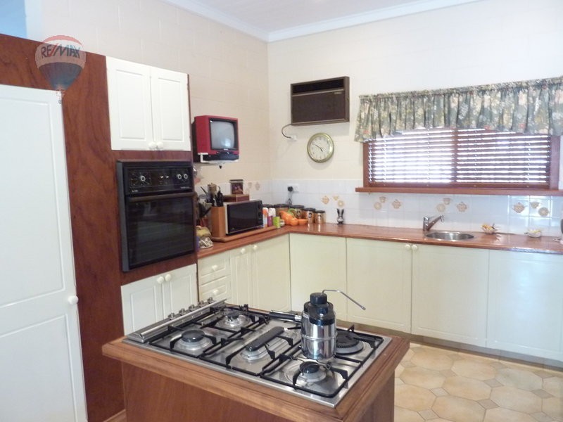 16 Giangurra Esplanade, East Trinity QLD 4871