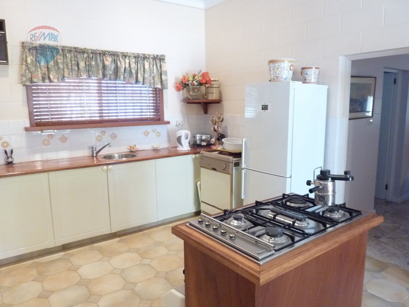 16 Giangurra Esplanade, East Trinity QLD 4871