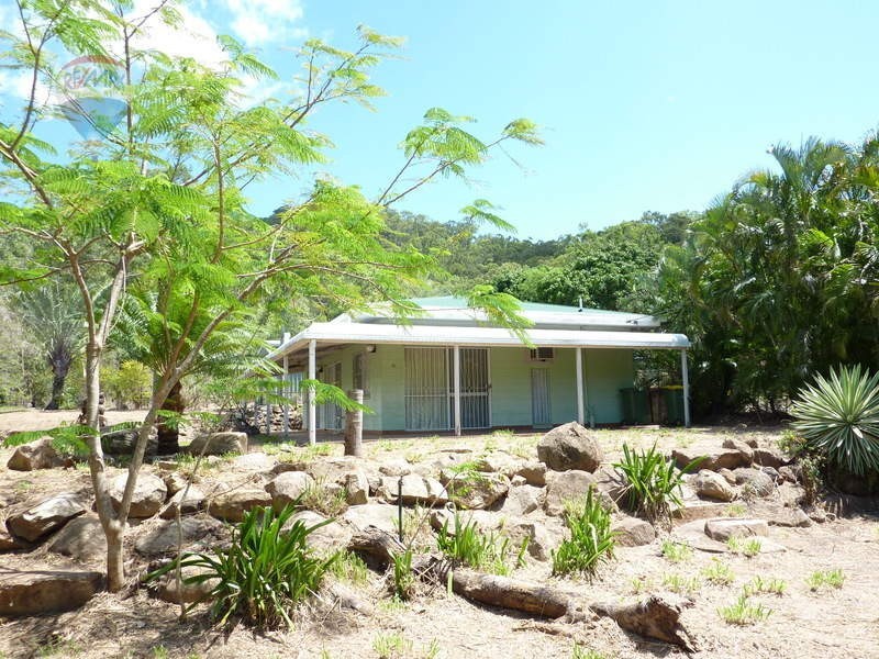 16 Giangurra Esplanade, East Trinity QLD 4871