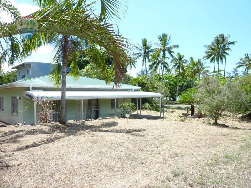 16 Giangurra Esplanade, East Trinity QLD 4871