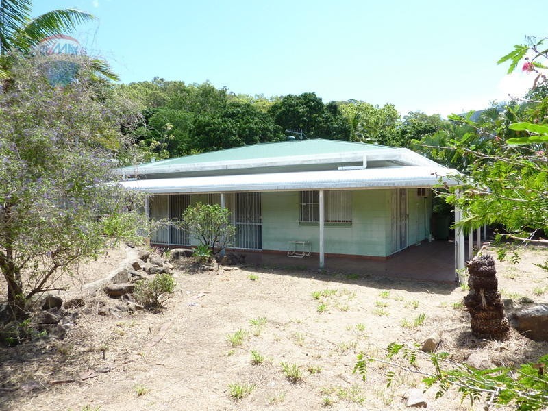 16 Giangurra Esplanade, East Trinity QLD 4871