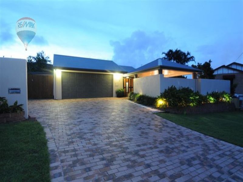 5 Hilltop Close, Bayview Heights QLD 4868