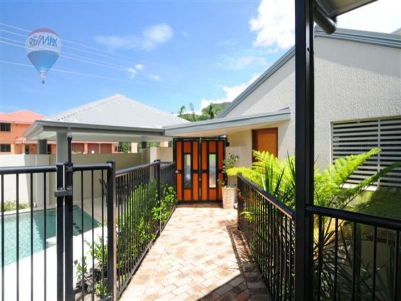 5 Hilltop Close, Bayview Heights QLD 4868